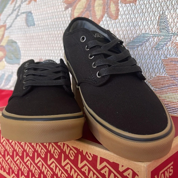 Vans Men’s Atwood
(12 Oz Canvas) Black/Gum
VN000TUYD8E Sneakers - Picture 7 of 16